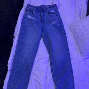 American Eagle mom jean